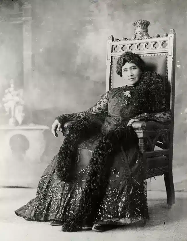 Queen Lili'uokalani in 1900.
Hawai'i State Archives(PP-98-12-012)
